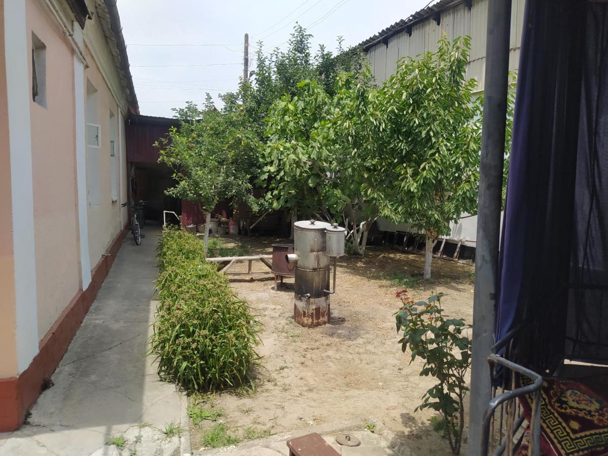 Гостевой Дом Конок Osh Exterior photo